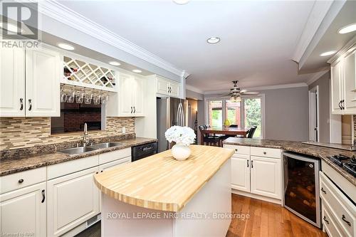 1 Alder Crescent, Pelham, ON - Indoor Photo Showing Kitchen With Double Sink