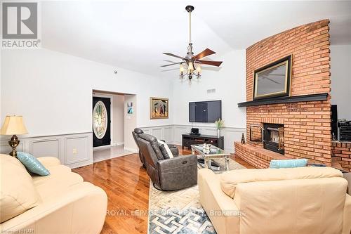 1 Alder Crescent, Pelham, ON - Indoor Photo Showing Living Room With Fireplace