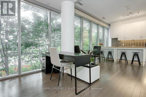 201 - 39 Queens Quay E, Toronto (Waterfront Communities), ON - Indoor Photo Showing Dining Room