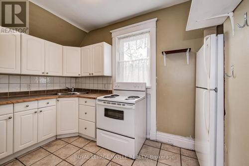 114 Erb Street W, Waterloo, ON - Indoor Photo Showing Kitchen With Double Sink