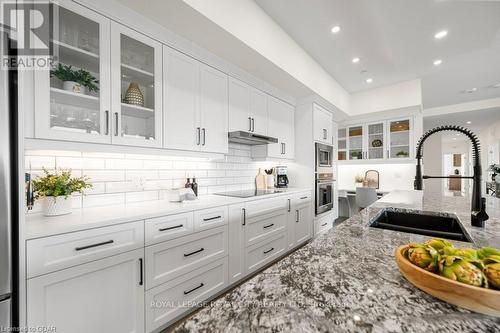 1402 - 1878 Gordon Street, Guelph (Guelph South), ON - Indoor Photo Showing Kitchen With Double Sink With Upgraded Kitchen