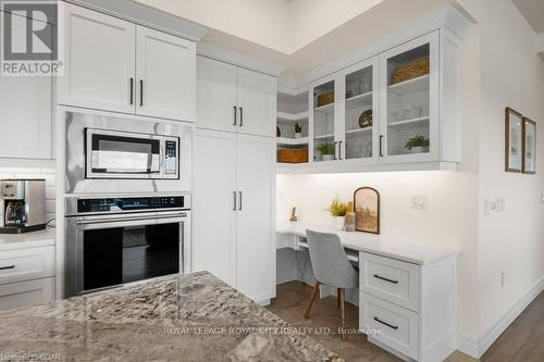 1402 - 1878 Gordon Street, Guelph (Guelph South), ON - Indoor Photo Showing Kitchen