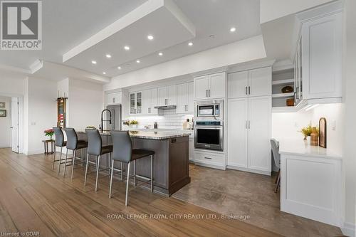 1402 - 1878 Gordon Street, Guelph (Guelph South), ON - Indoor Photo Showing Kitchen With Upgraded Kitchen