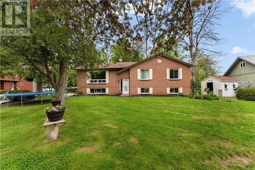 Welcome home to 872 Archibald - 872 Archibald Street, Braeside, ON - Outdoor