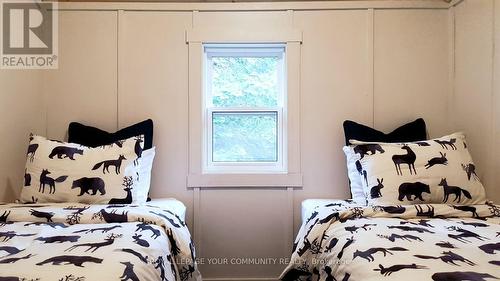 2 - 100 Sand Bay Road, Carling, ON - Indoor Photo Showing Bedroom