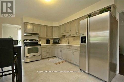 197 Church Street, Bradford West Gwillimbury (Bradford), ON - Indoor Photo Showing Kitchen