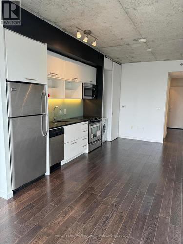 1012 - 51 Trolley Crescent, Toronto, ON - Indoor Photo Showing Kitchen With Stainless Steel Kitchen