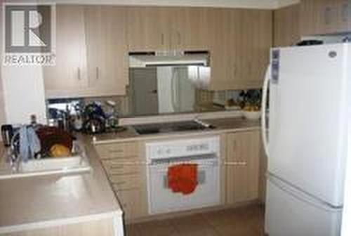 Lph4 - 105 Victoria Street, Toronto, ON - Indoor Photo Showing Kitchen