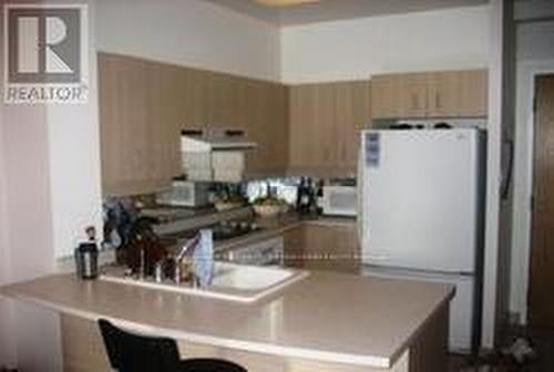 Lph4 - 105 Victoria Street, Toronto, ON - Indoor Photo Showing Kitchen