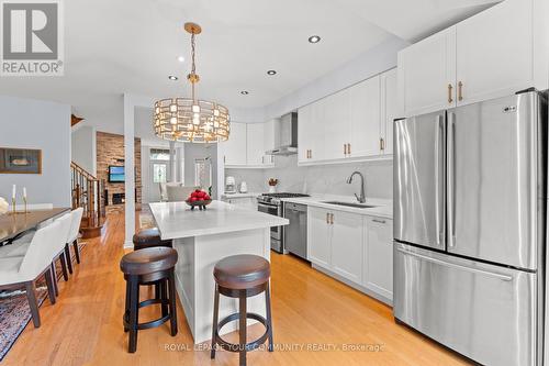 67 Gamble Glen Crescent, Richmond Hill, ON - Indoor Photo Showing Kitchen With Stainless Steel Kitchen With Upgraded Kitchen