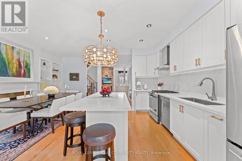 67 Gamble Glen Crescent, Richmond Hill, ON - Indoor Photo Showing Kitchen With Upgraded Kitchen