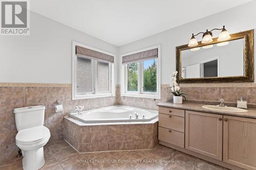 67 Gamble Glen Crescent, Richmond Hill, ON - Indoor Photo Showing Bathroom