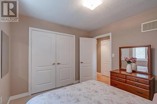 2433 Presquile Drive, Oakville (Iroquois Ridge North), ON - Indoor Photo Showing Bedroom