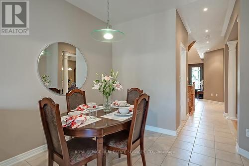 2433 Presquile Drive, Oakville, ON - Indoor Photo Showing Dining Room