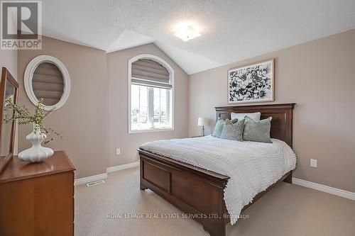 2433 Presquile Drive, Oakville, ON - Indoor Photo Showing Bedroom