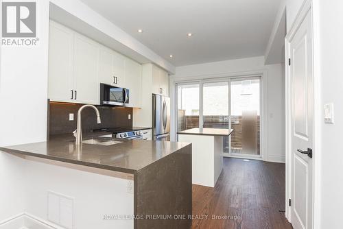 179 - 60 Lunar Crescent, Mississauga, ON - Indoor Photo Showing Kitchen