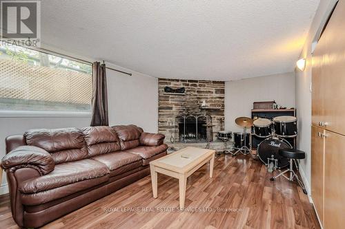 367 Yale Crescent, Oakville (Bronte West), ON - Indoor Photo Showing Living Room With Fireplace