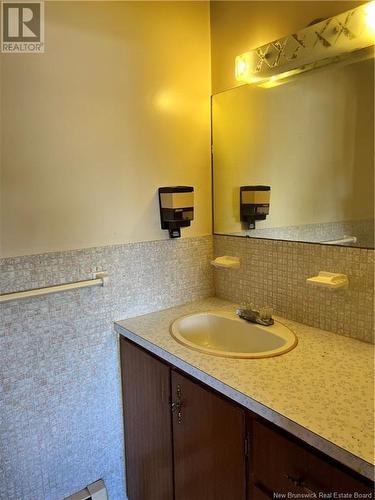 220 Milford Road, Saint John, NB - Indoor Photo Showing Bathroom