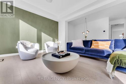 495 Violet Gate, Milton, ON - Indoor Photo Showing Living Room