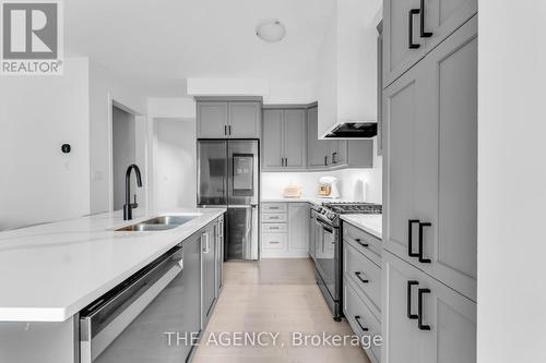 495 Violet Gate, Milton, ON - Indoor Photo Showing Kitchen With Double Sink With Upgraded Kitchen