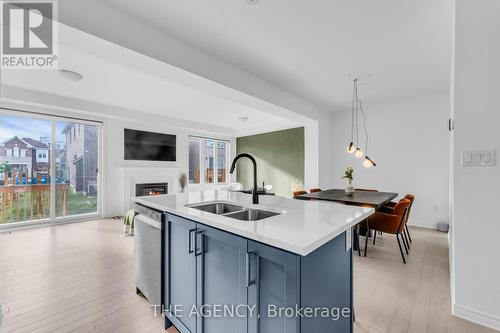 495 Violet Gate, Milton, ON - Indoor Photo Showing Kitchen With Double Sink