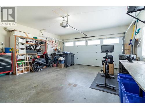 2009 Covington Crescent, West Kelowna, BC - Indoor Photo Showing Garage