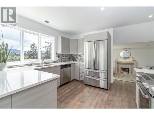 2009 Covington Crescent, West Kelowna, BC - Indoor Photo Showing Kitchen With Upgraded Kitchen