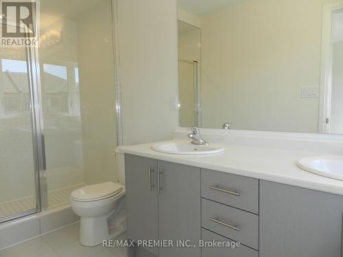 10 Cherry Hill Lane, Barrie (Painswick South), ON - Indoor Photo Showing Bathroom