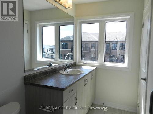 38 Cherry Hill Lane, Barrie (Painswick South), ON - Indoor Photo Showing Bathroom