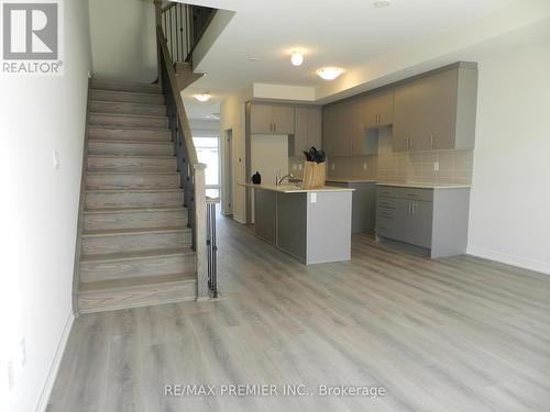 38 Cherry Hill Lane, Barrie (Painswick South), ON - Indoor Photo Showing Kitchen