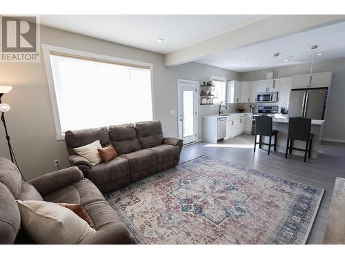 3807 Wirtl Street, Terrace, BC - Indoor Photo Showing Living Room