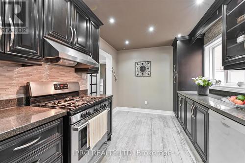 2227 Shipwright Road, Oakville (Glen Abbey), ON - Indoor Photo Showing Kitchen With Upgraded Kitchen