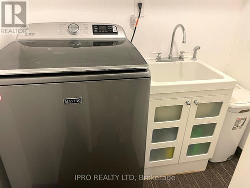 2227 Shipwright Road, Oakville (Glen Abbey), ON - Indoor Photo Showing Laundry Room