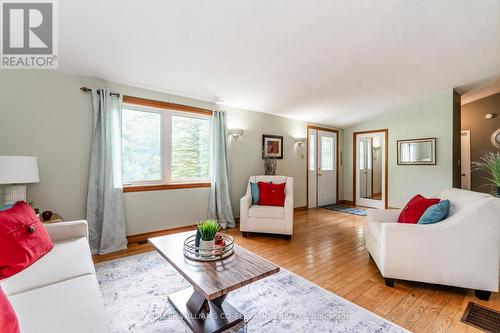 352 Curry Road, Midland, ON - Indoor Photo Showing Living Room