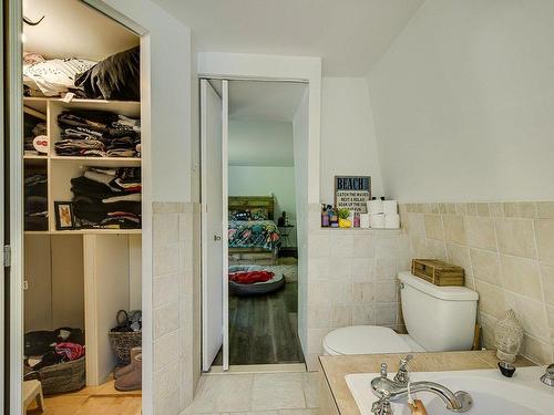 Ensuite bathroom - 15 Rue Du Domaine-Després, Sainte-Marguerite-Du-Lac-Masson, QC - Indoor Photo Showing Bathroom