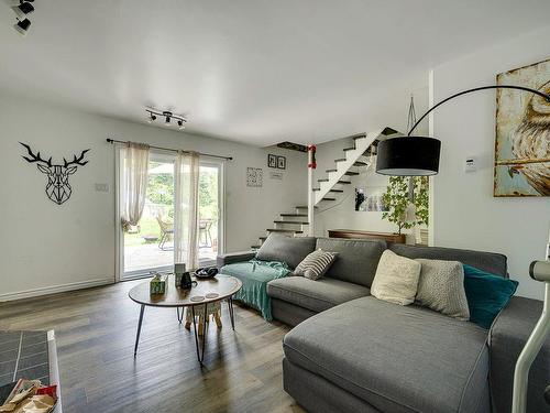 Salon - 15 Rue Du Domaine-Després, Sainte-Marguerite-Du-Lac-Masson, QC - Indoor Photo Showing Living Room