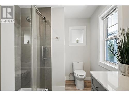 2025 Huckleberry Road, Kelowna, BC - Indoor Photo Showing Bathroom