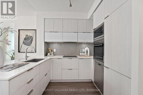 2409 - 318 Richmond Street W, Toronto (Waterfront Communities), ON - Indoor Photo Showing Kitchen With Upgraded Kitchen