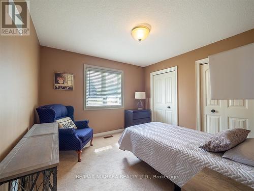 20219 Youngs Road S, Wainfleet, ON - Indoor Photo Showing Bedroom