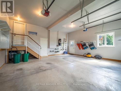 20219 Youngs Road S, Wainfleet, ON - Indoor Photo Showing Garage