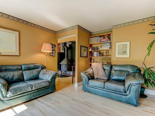 Salle familiale - 697 Rue Paul-Émile-Borduas, Mont-Saint-Hilaire, QC - Indoor Photo Showing Living Room