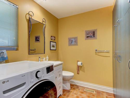 Salle d'eau - 697 Rue Paul-Émile-Borduas, Mont-Saint-Hilaire, QC - Indoor Photo Showing Laundry Room