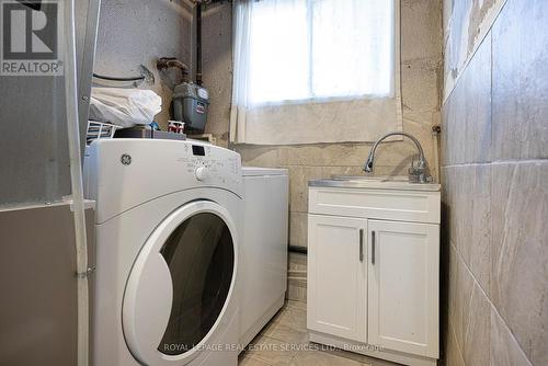 2 Markanna Drive, Toronto (Scarborough Village), ON - Indoor Photo Showing Laundry Room