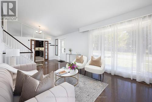 2 Markanna Drive, Toronto (Scarborough Village), ON - Indoor Photo Showing Living Room