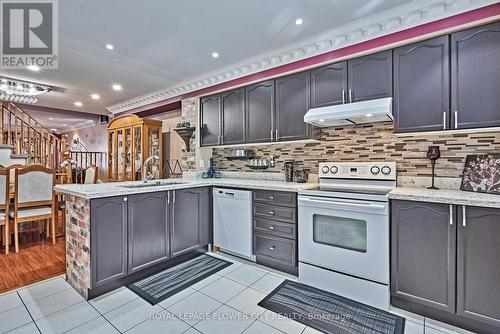 20 Webbford Street, Ajax, ON - Indoor Photo Showing Kitchen With Upgraded Kitchen