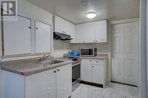 45 Caranci Crescent, Brampton, ON - Indoor Photo Showing Kitchen