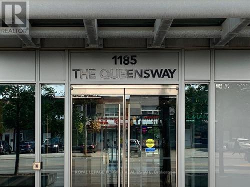 915 - 1185 The Queensway Way, Toronto (Islington-City Centre West), ON - Indoor Photo Showing Garage