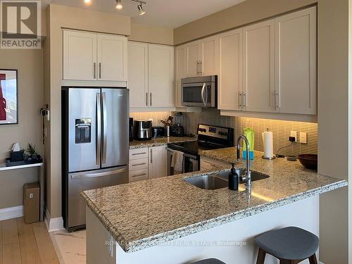 915 - 1185 The Queensway Way, Toronto (Islington-City Centre West), ON - Indoor Photo Showing Kitchen With Double Sink With Upgraded Kitchen