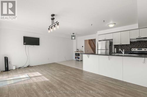 929 Cook Crescent, Shelburne, ON - Indoor Photo Showing Kitchen