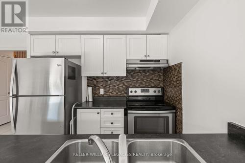 929 Cook Crescent, Shelburne, ON - Indoor Photo Showing Kitchen With Double Sink